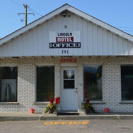 Lincoln Motel Sturgeon Falls Exterior photo