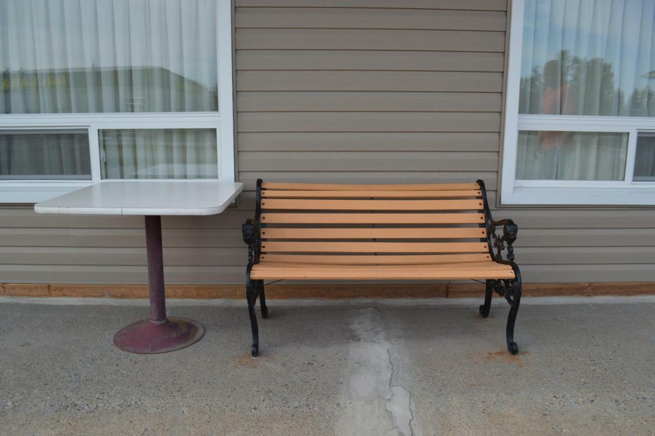 Lincoln Motel Sturgeon Falls Exterior photo