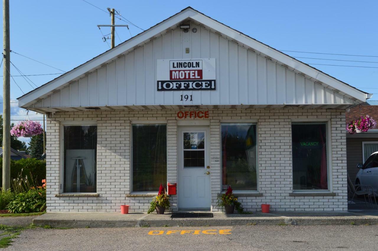 Lincoln Motel Sturgeon Falls Exterior photo